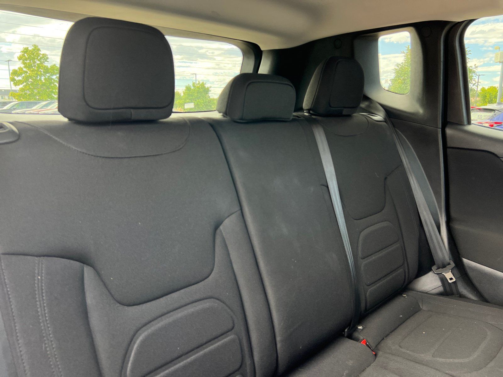 Used 2018 Jeep Renegade Latitude w/ Cold Weather Group AWD/4WD image 18