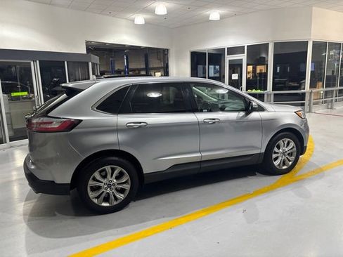Used 2021 Ford Edge Titanium AWD/4WD image 9
