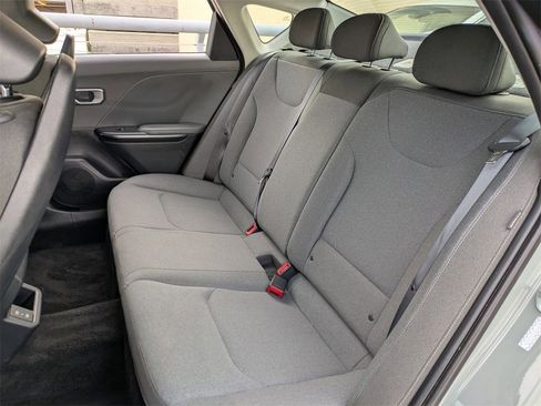 Used 2025 Kia K4 LXS image 24