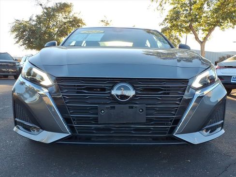 Used 2024 Nissan Altima 2.5 SV image 8