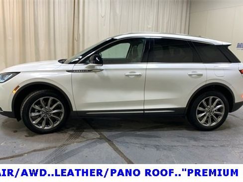 Used 2022 Lincoln Corsair AWD w/ Premium Package image 6