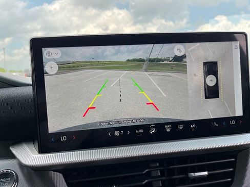 Used 2025 Ford Explorer ST image 40