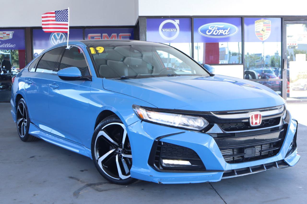 Used 2019 Honda Accord Sport image 2