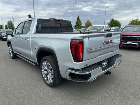 Used 2022 GMC Sierra 1500 Denali w/ Denali Reserve Package AWD/4WD image 3