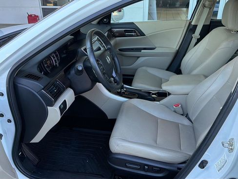Used 2017 Honda Accord EX-L image 10