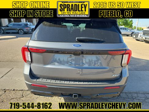 Used 2025 Ford Explorer ST-Line w/ ST-Line Street Pack AWD/4WD image 4