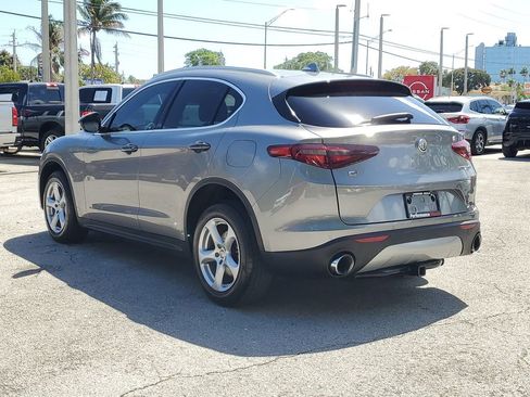 Used 2018 Alfa Romeo Stelvio Base image 6
