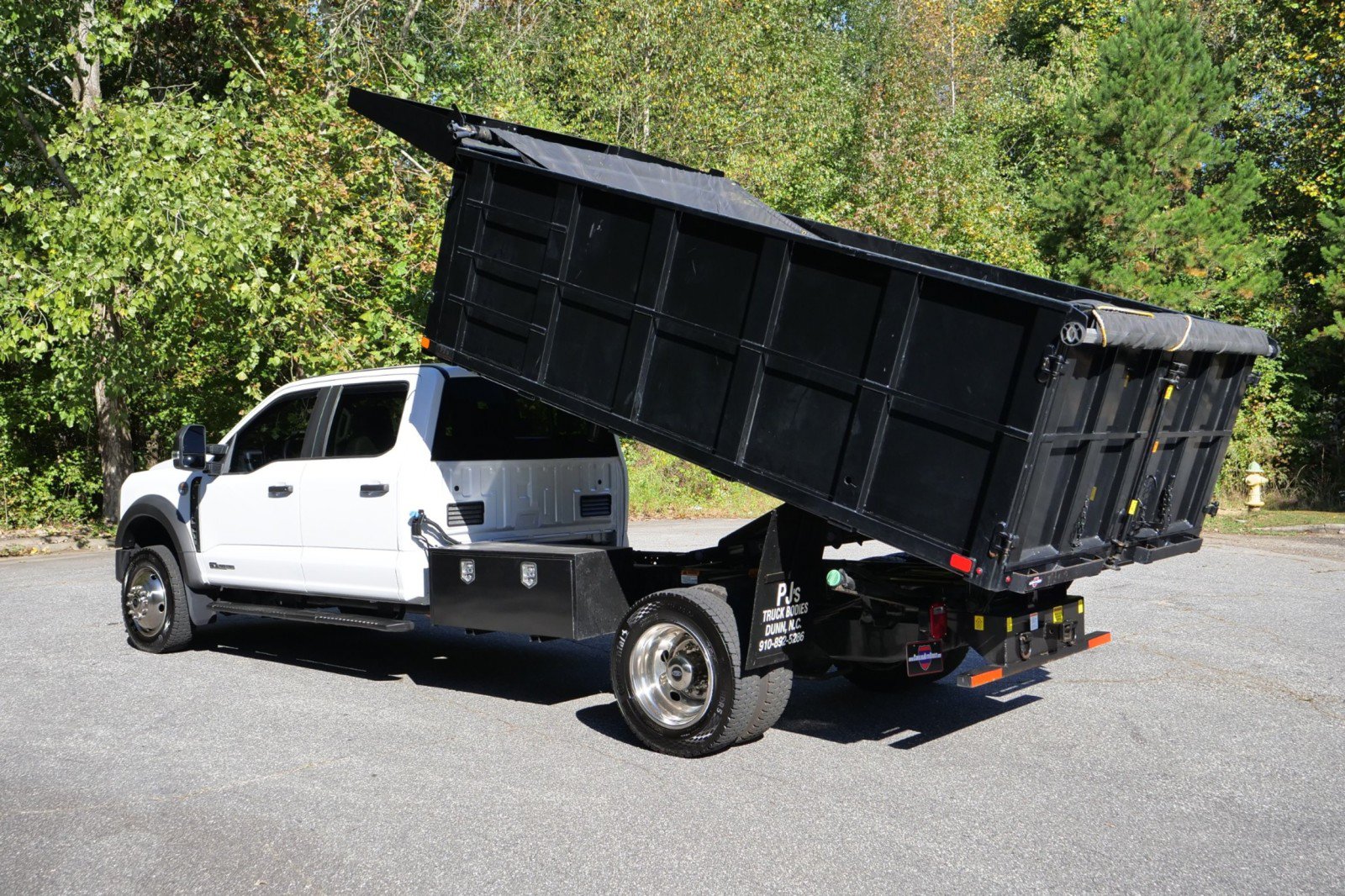 Used 2025 Ford F550 4x4 Crew Cab Super Duty w/ XL Chrome Package image 2