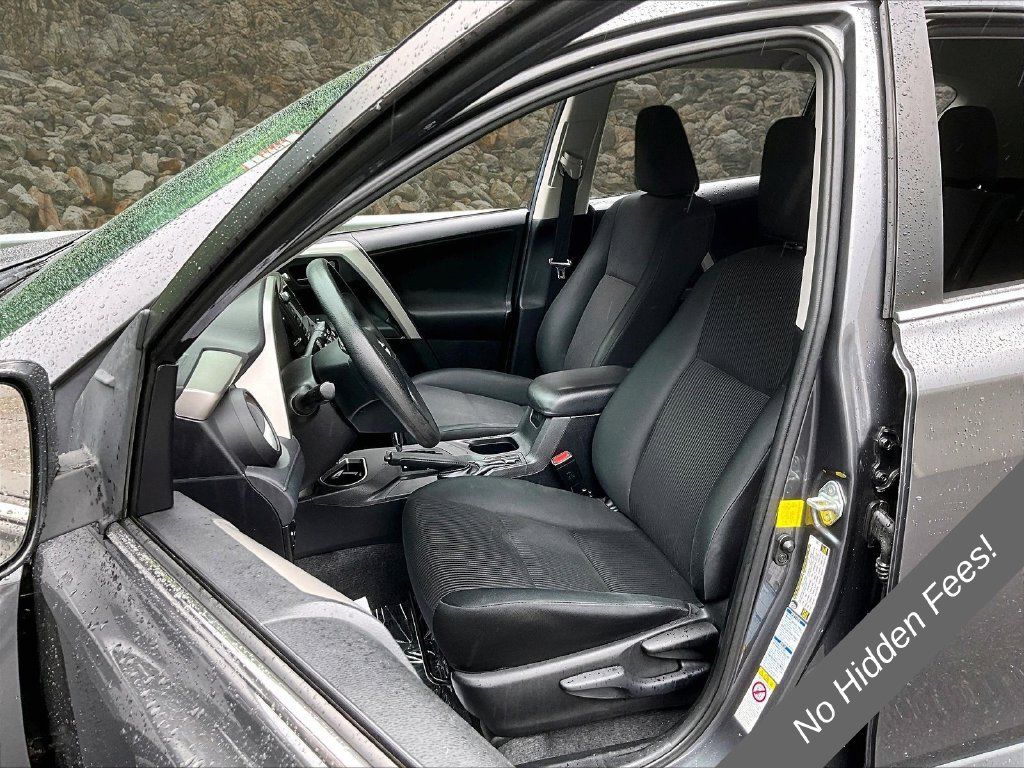 Used 2016 Toyota RAV4 LE AWD/4WD image 19