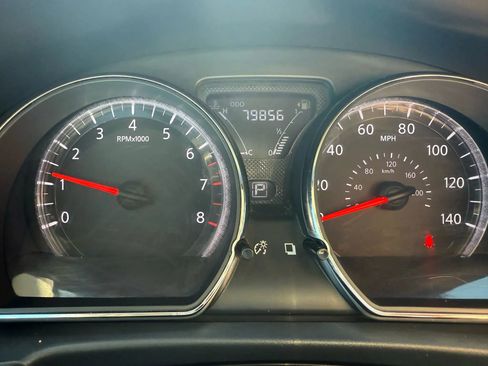 Used 2016 Nissan Versa SV image 10