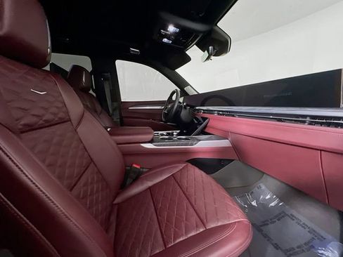 Used 2025 Cadillac Escalade Sport w/ Touring Package image 28