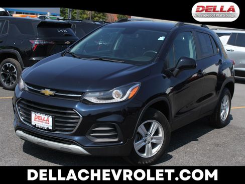 Used 2022 Chevrolet Trax LT w/ Driver Confidence Package AWD/4WD image 1