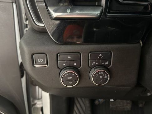 Used 2024 Chevrolet Silverado 2500 LT image 18