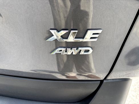 Used 2022 Toyota RAV4 XLE image 4