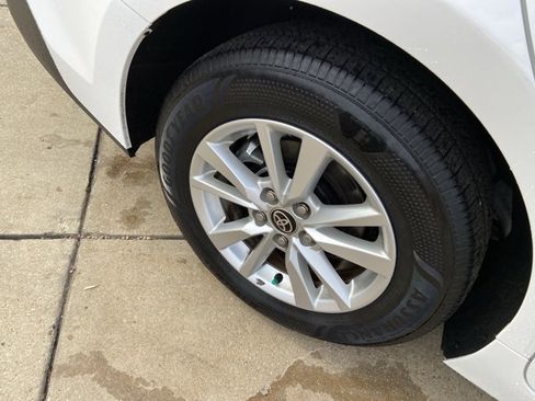 Used 2025 Toyota Camry LE image 30