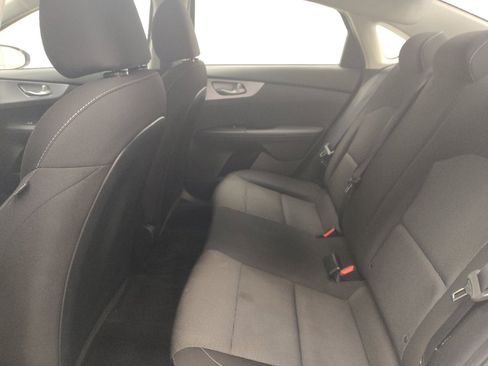 Used 2022 Kia Forte LXS w/ LXS Technology Package FWD image 18
