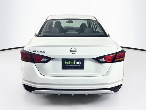Used 2024 Nissan Altima 2.5 S FWD image 7