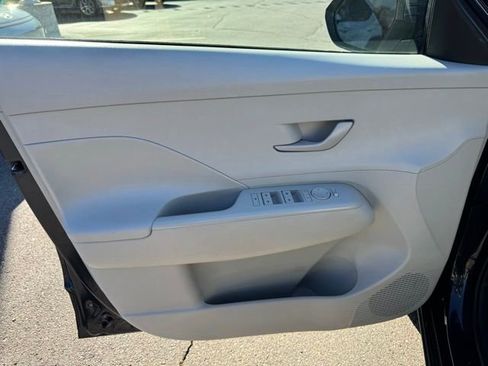 Used 2024 Hyundai Kona SEL image 17