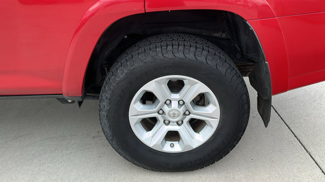 Used 2018 Toyota 4Runner SR5 AWD/4WD image 21