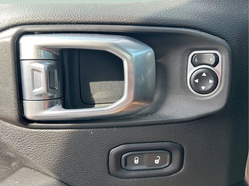 Certified 2020 Jeep Wrangler Unlimited Sahara image 14