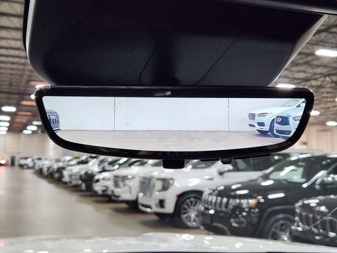 Used 2022 Cadillac Escalade ESV Sport Platinum w/ LPO, ONYX Package image 40