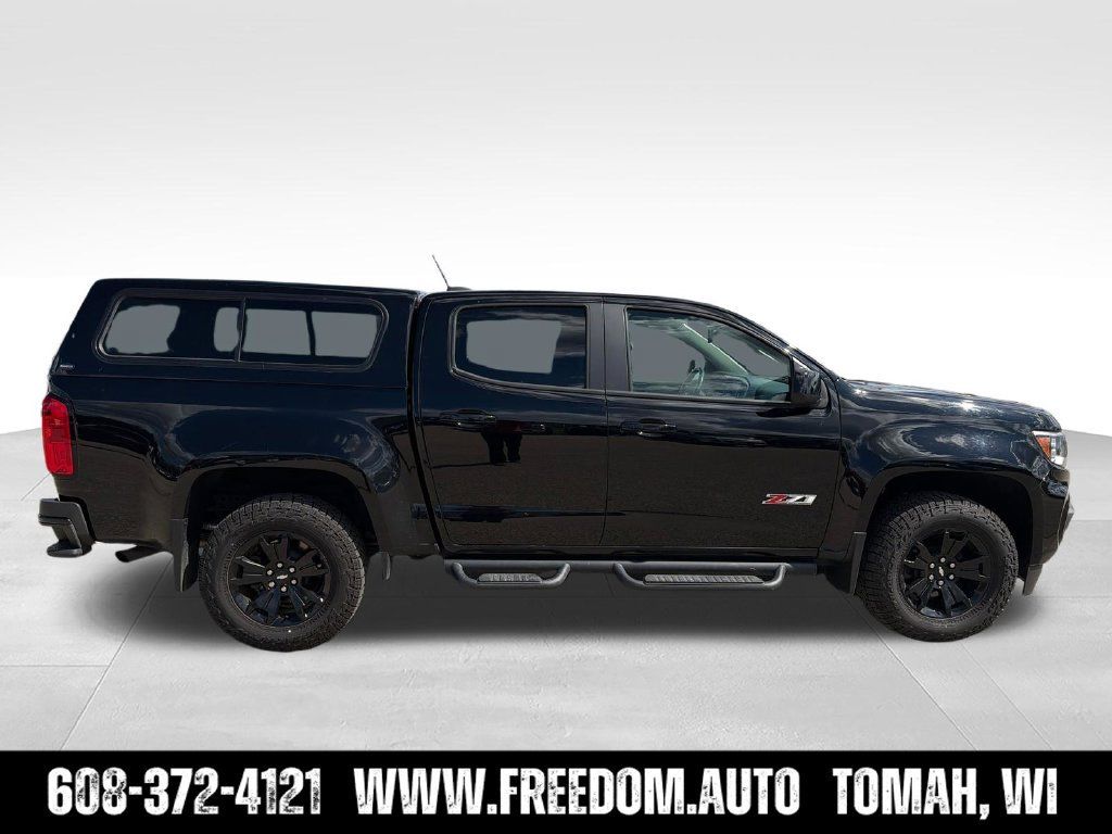 Used 2021 Chevrolet Colorado Z71 w/ Z71 Midnight Edition AWD/4WD image 9