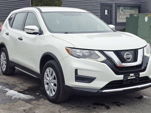 Used 2017 Nissan Rogue S image 8