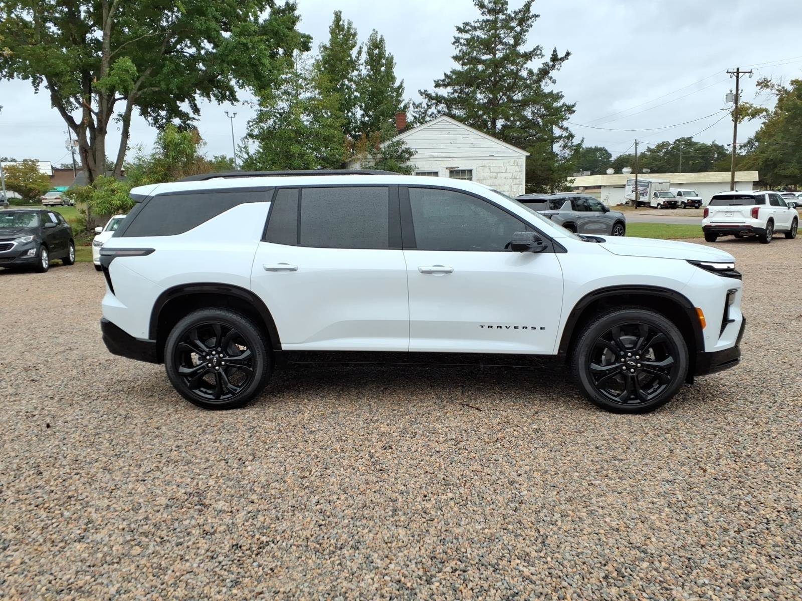 New 2027 Chevrolet Traverse RS FWD image 10