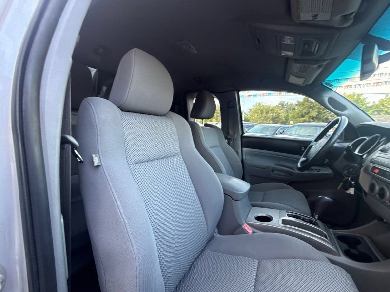 Used 2010 Toyota Tacoma 4x4 Access Cab V6 w/ TRD Off-Road Pkg image 18