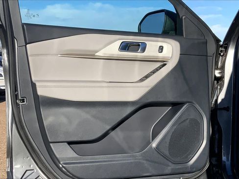 New 2026 Ford Explorer Active w/ Active Comfort Package image 10