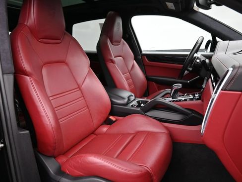 Used 2023 Porsche Cayenne GTS AWD/4WD image 26
