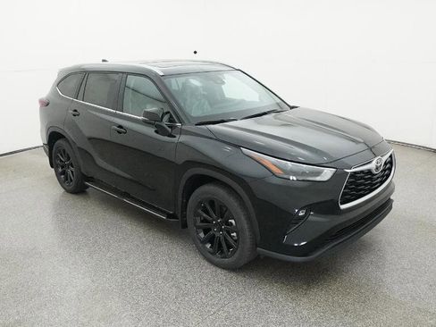New 2026 Toyota Highlander XLE image 13