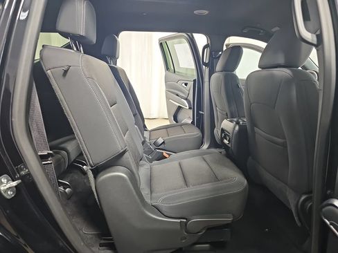 Used 2025 Chevrolet Traverse LT AWD/4WD image 14