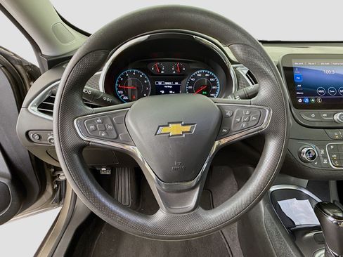 Used 2020 Chevrolet Malibu LT FWD image 13