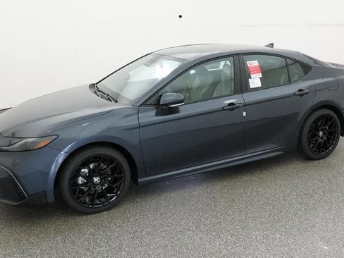 New 2026 Toyota Camry SE FWD image 2