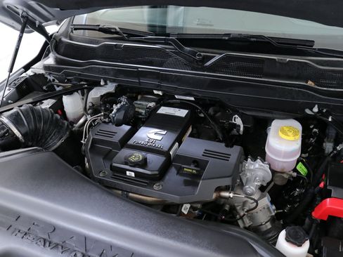 Used 2024 RAM 3500 Laramie w/ Chrome Bumper Package image 31