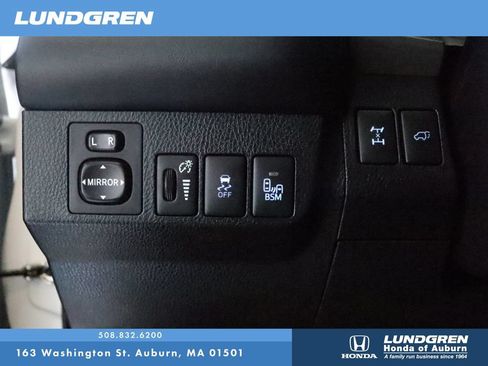 Used 2015 Toyota RAV4 Limited w/ Technology Package AWD/4WD image 27