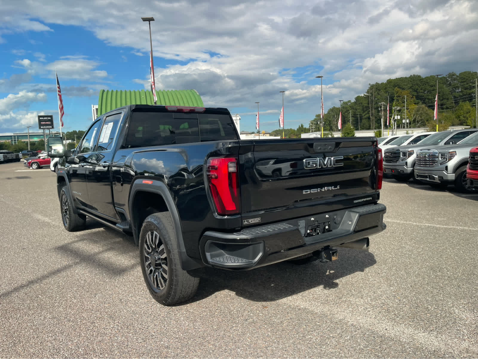Used 2024 GMC Sierra 2500 Denali Ultimate AWD/4WD image 7