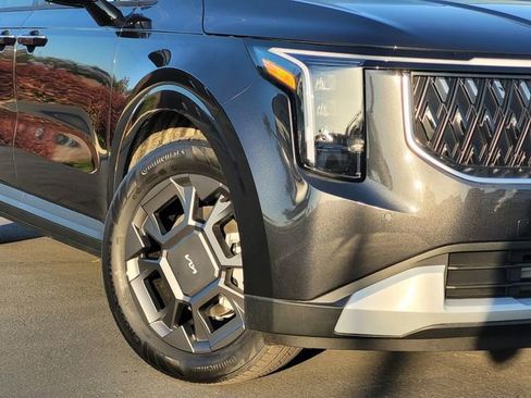 New 2026 Kia Carnival EX image 3