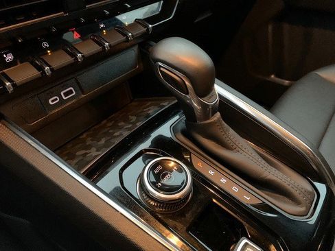 Certified 2024 GMC Canyon Elevation w/ Elevation Premium Package image 19