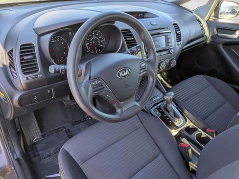 Used 2017 Kia Forte LX w/ LX Popular Package image 10