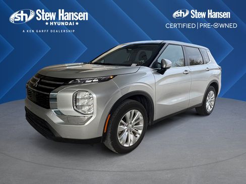 Used 2025 Mitsubishi Outlander ES image 1