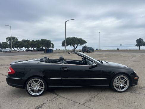 Used 2005 Mercedes-Benz CLK 55 AMG Cabriolet image 20