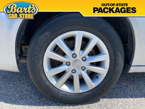 Used 2015 Chrysler Town & Country Limited Platinum FWD image 7