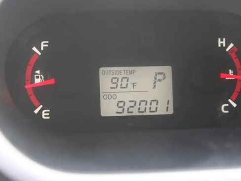 Used 2009 Toyota Matrix FWD image 10