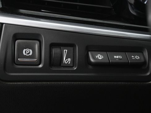 Used 2023 Cadillac XT6 Premium Luxury w/ Technology Package FWD image 28