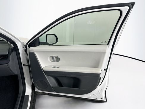Used 2024 Hyundai Ioniq 5 SEL image 32