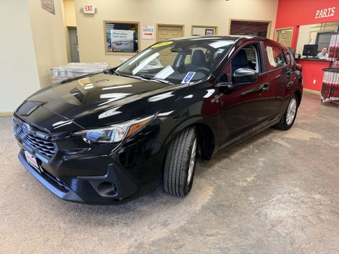 Used 2025 Subaru Impreza 2.0i AWD/4WD image 3