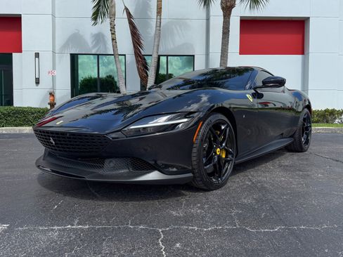 Used 2021 Ferrari Roma RWD image 10