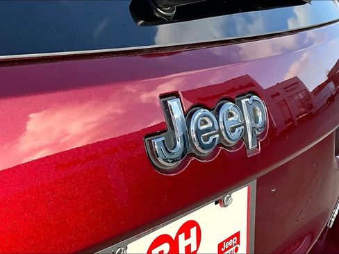 Used 2021 Jeep Grand Cherokee Limited image 30